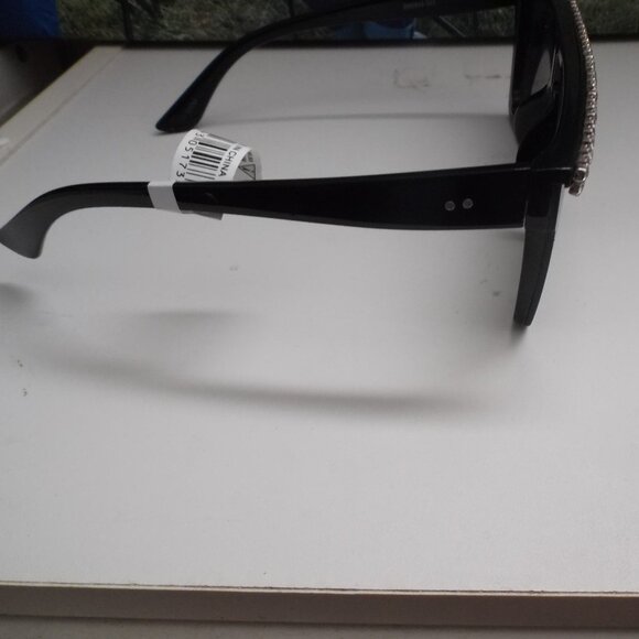 Sunglasses Black with Rhinestones - Picture 5 of 9